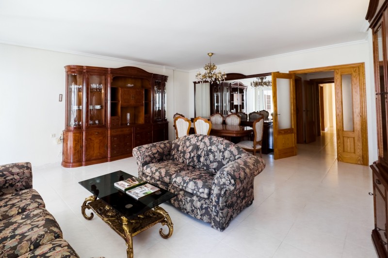 Calpe - Large apartment for sale in the heart of the town and close to the sea!